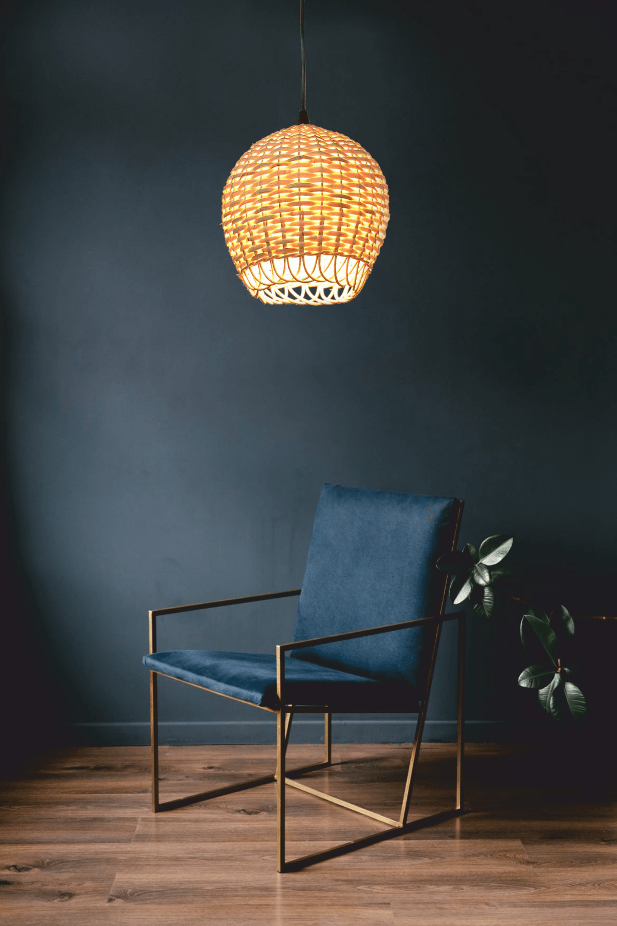Arazzy Handcrafted Pendant Light: A Beacon of Modern Sophistication