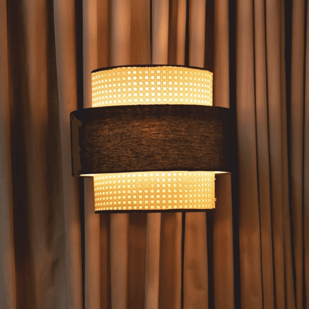 Cravia Handcrafted Pendant Light: Elegance Illuminated