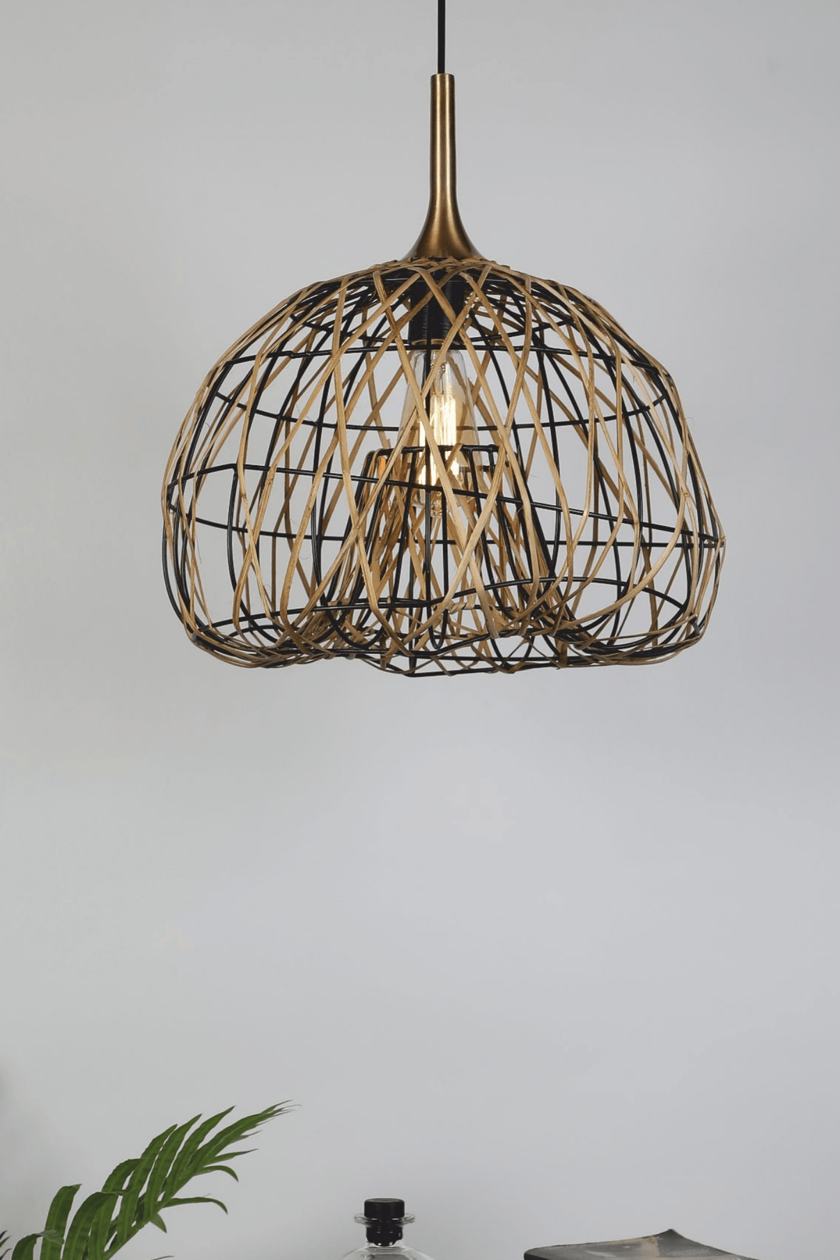 Lusso Handcrafted Pendant Light: A Beacon of Contemporary Grace