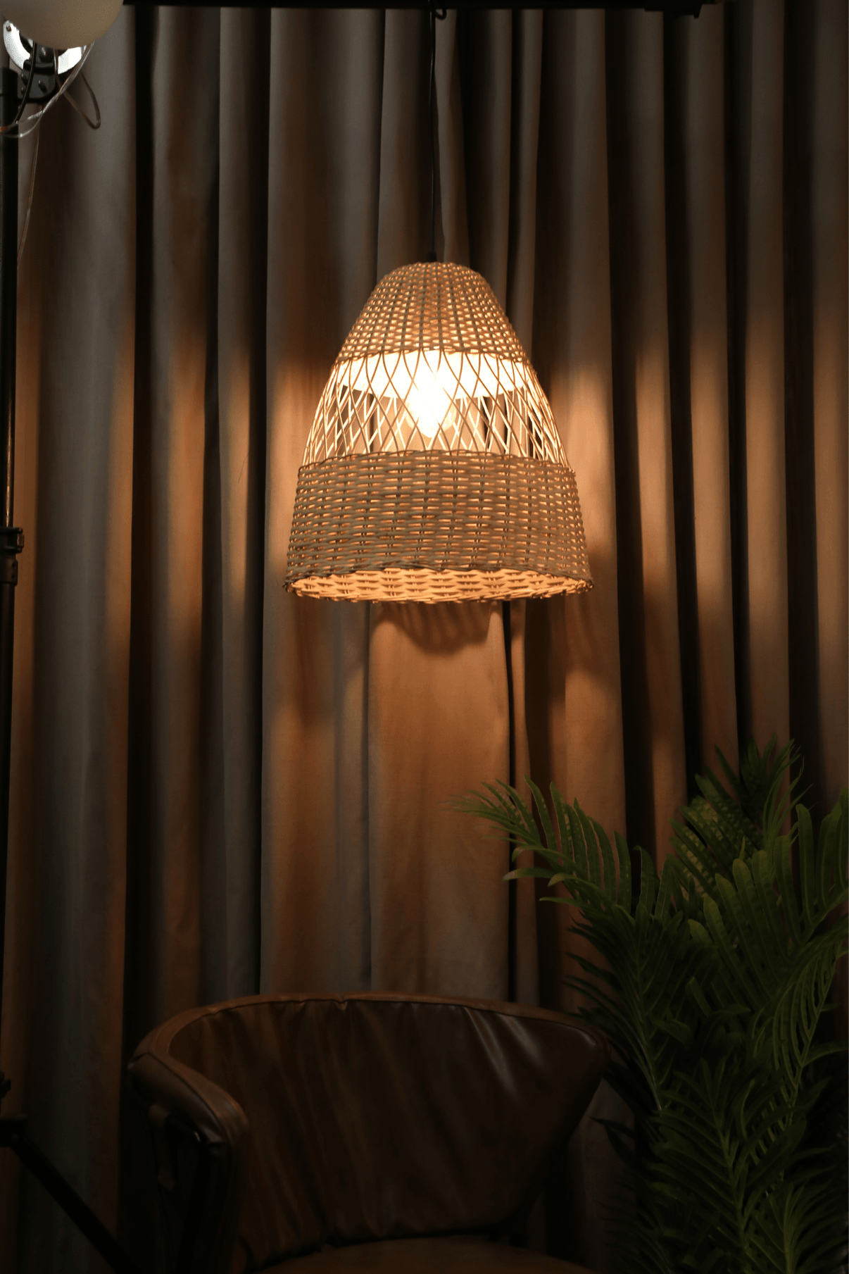 Stivalli Handcrafted Pendant Light: Where Design Meets Radiance