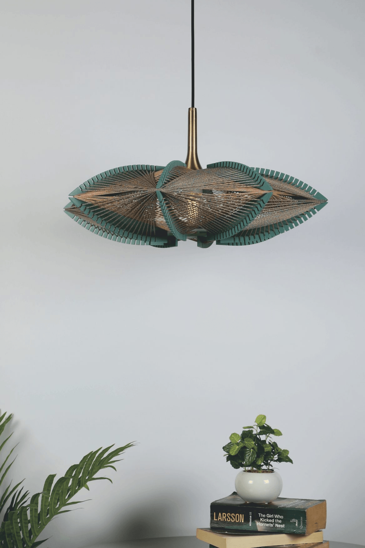 Suona Handcrafted Pendant Light: A Beacon of Contemporary Grace