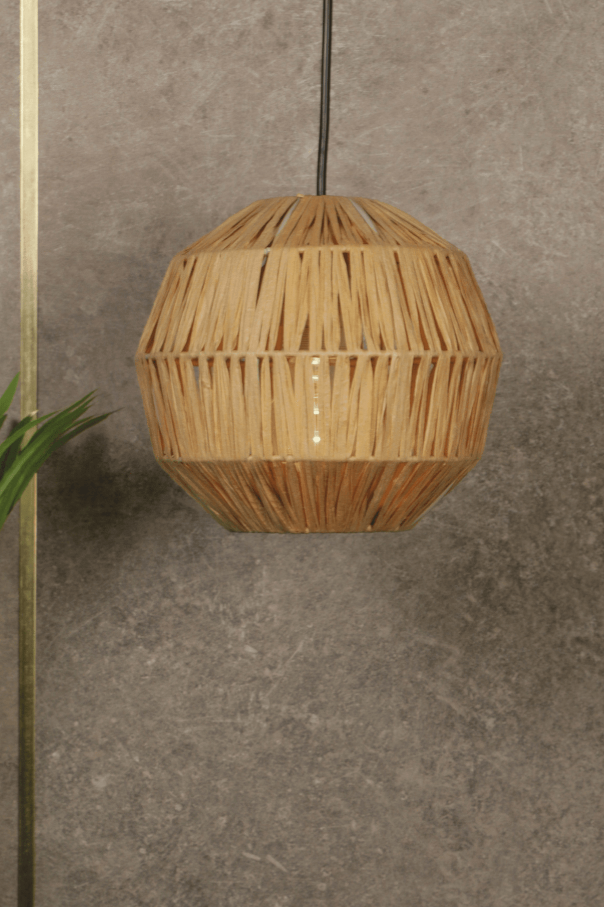 Svelta Handcrafted Pendant Light: The Epitome of Modern Elegance